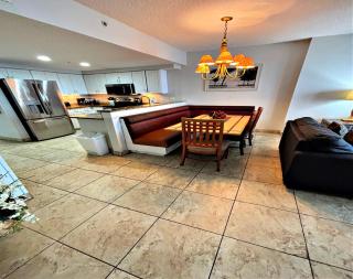 2 BR Resort Condo Direct Oceanfront Wyndham Ocean Walk - Daytona Funland 2226 - Daytona Beach - 5