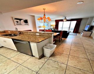 2 BR Resort Condo Direct Oceanfront Wyndham Ocean Walk - Daytona Funland 2226 - Daytona Beach - 8