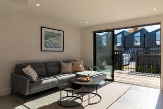 New Three Bedroom Townhouse - Walk to the CBD! - 3