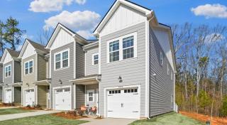 Luxe King 3BR Townhouse Mins to Uptown Charlotte - Charlotte - 1