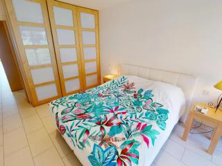 Spacieux 2P rénové face mer avec terrasse et garage - FR-1-196-381 - 3