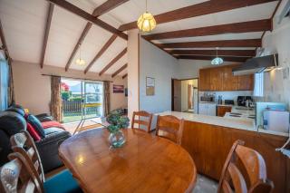 Cosy Crib - Te Anau Holiday Home - Te Anau - 2