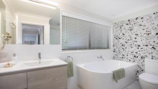 'Bay Dreams at Killcare' by HolidayCo - Killcare - 3