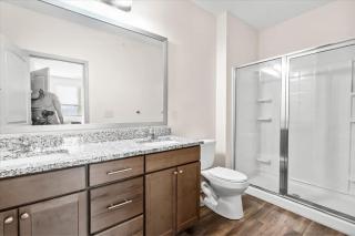 Upscale 2BR King Suite Mins to Uptown Charlotte - Charlotte - 1
