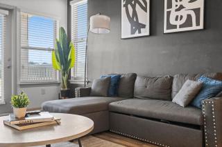 Upscale King 2BR Suite Mins to Uptown Charlotte - Charlotte - 0