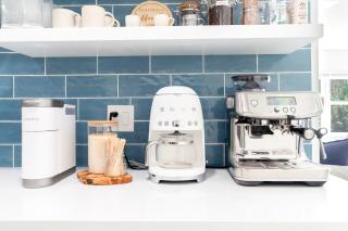 West Palm Beach Elegant 5BR with Hot Tub and Fire Pit Near Beach - 3