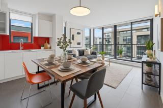 Chic 2-Bedroom Apartment Steps from Gastowns Vibrant Scene - Vancouver - 6