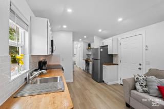 The Duke- Decatur Family Tiny Home - - 4