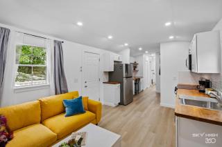 The Daisy- Decatur Family Tiny Home - 3