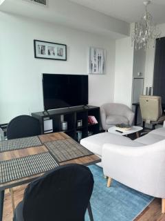 Downtown Toronto Suite By The Water - 7