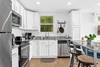 2-Storey Shipping Container Retreat - Louisville - 9