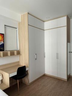 Midtown M7 -2BR balcony, pool, wifi, view - 9