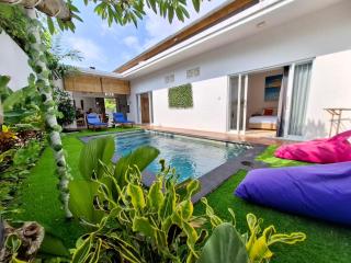 Villa A La Cool Seminyak - 0