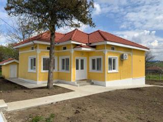 Обзаведена къща в село Кардам - - 0