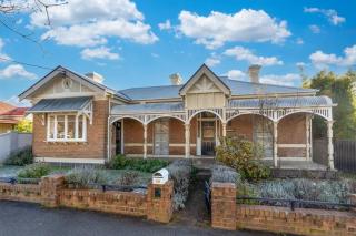 'Barton House' - Ideal Location Stroll to CBD - Orange - 9