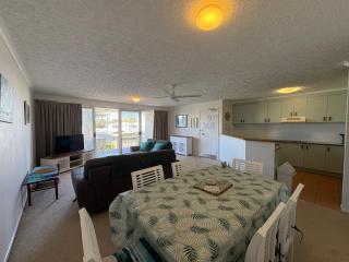 Kokomo Unit 4 - Caloundra - 2