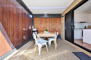 Charming Rosebud Retreat with Alfresco Garden - Rosebud - 4