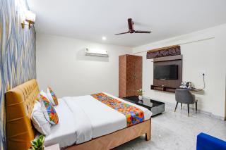 FabHotel Divine & Banquet - Noida - 1