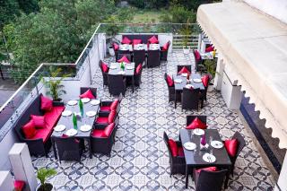 FabHotel Divine & Banquet - Noida - 7