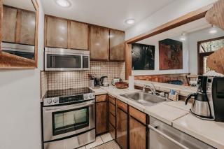 Snowater Condo 57 - Fireplace - Wifi - Sleeps 6 - Glacier - 9