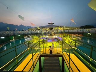 Pool Party Hotel - Vang Vieng - 7