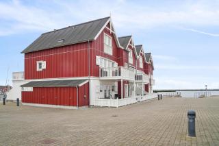 Lovely Holiday Home With Harbor View - Bagenkop - 1