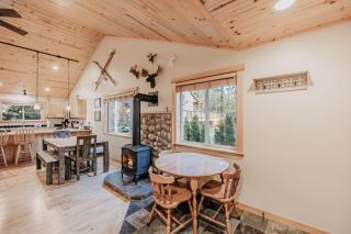 Glacier Springs Cabin 65 - Hot Tub - Wi-Fi - 8