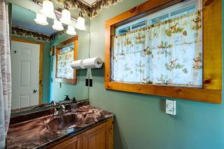 Maple Falls Cabin 72 - Sleeps 2 - Pets Ok - Maple Falls - 2