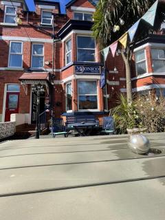 Monico Guest House - Scarborough - 9