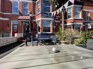 Monico Guest House - Scarborough - 8