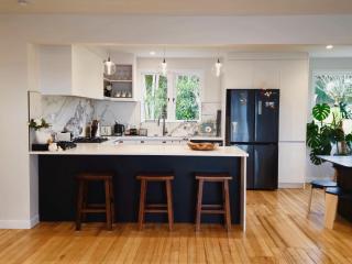 3BR Luxe Hidden Retreat - Parking, AC - 3mins from Motorway - Auckland - 7