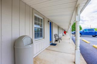 Relax Inn By OYO Natural Bridge I-81 - 9