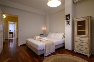Casa Constantine Spacious Family and Friends Oasis with Pool, 10 Min from Kalamata - Andikálamos - 3