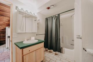 Snowline Cabin 54 - Hot Tub - Pets Ok - Glacier - 4