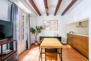 Pl Universitat Comfortable 3BD with private patio - Barcelona - 5