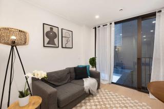 CBD 1BR - Modern Stay with Pool & Gym in Wellington - 8