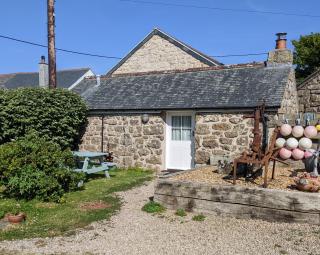 Little barn near Treen Cliffs and beach - Saint Levan - 0