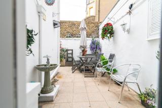 6 Bedroom Refurbished Georgian House Close To Sea & Garden Ramsgate - 8