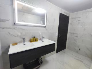 " Le PIALI" superbe appartement neuf, terrasse en rez-de-jardin sur les hauteurs de Bonifacio - 2