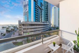 FAM Living - Modern 1BR Apartment Near Al Sufouh Beach - 7