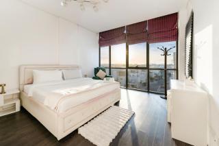 FAM Living - Modern 1BR Apartment Near Al Sufouh Beach - 8