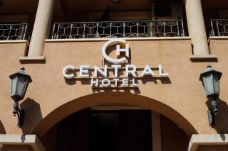 Central Hotel & Restaurant - Budva - 3
