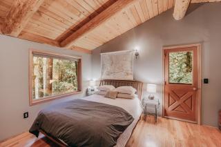 Snowline Cabin 81 - Hot Tub - Wifi - Pets Ok - Glacier - 1