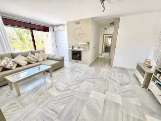 Villa with Private Pool - Estepona - 8