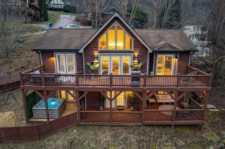 Mtn Views, HotTub, Sauna, Outdoor Theater, FirePit - Waynesville - 2