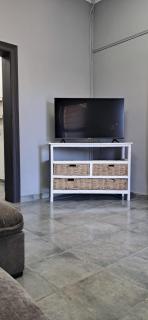 Strand Overnight - 24 Hour check-in - close to major private hospitals - sleeps 1- 4 guests - self catering - quiet neighborhood - week night low rate for single guest - weekends min 2 nights - 5