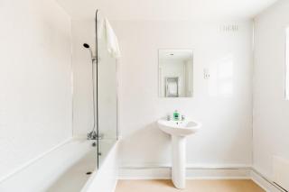 Leamington Spa Town House 4 Bed, 2 Bath - Leamington Spa - 6