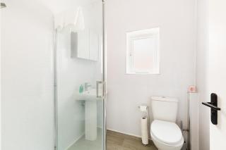 Leamington Spa Town House 4 Bed, 2 Bath - Leamington Spa - 3