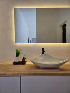 Designer house with cabin rooms - Gelang Patah - 1