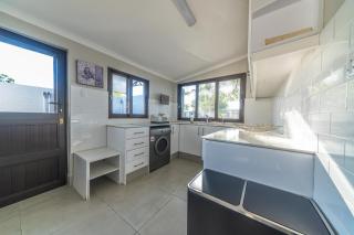 Room 7 - LEO Sky Guest House - Simondium - 6